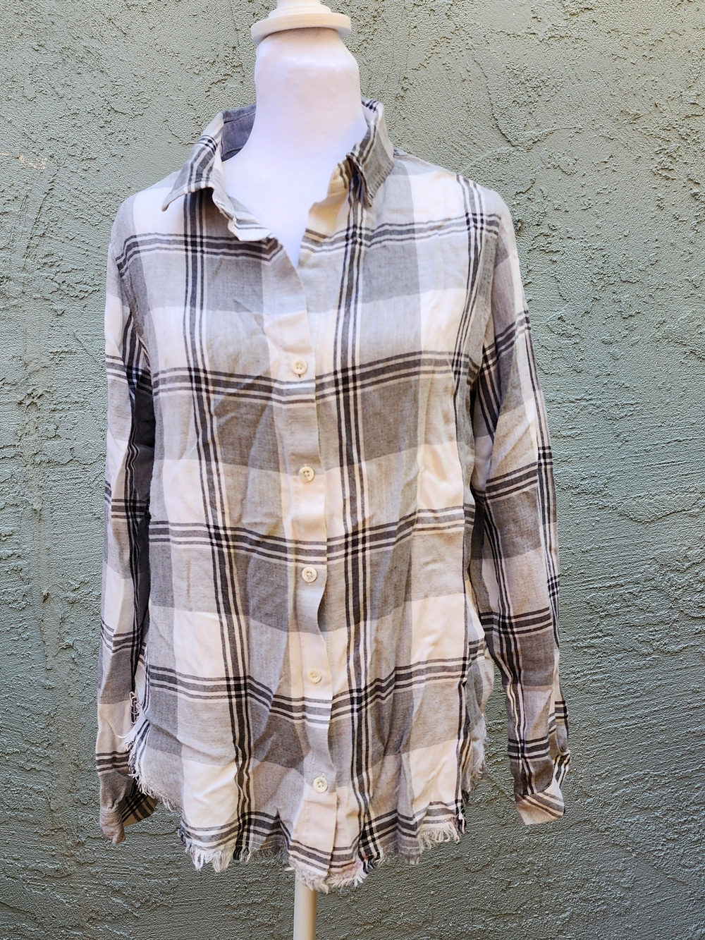 Cloth & Stone Plaid Button Down Shirt Frayed Hem Raw Edge Flannel Gray [M]